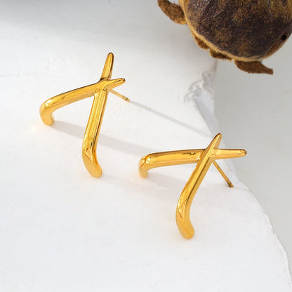 LINDSBORG: Boucles d'oreilles clous géométriques entrecroisés en or