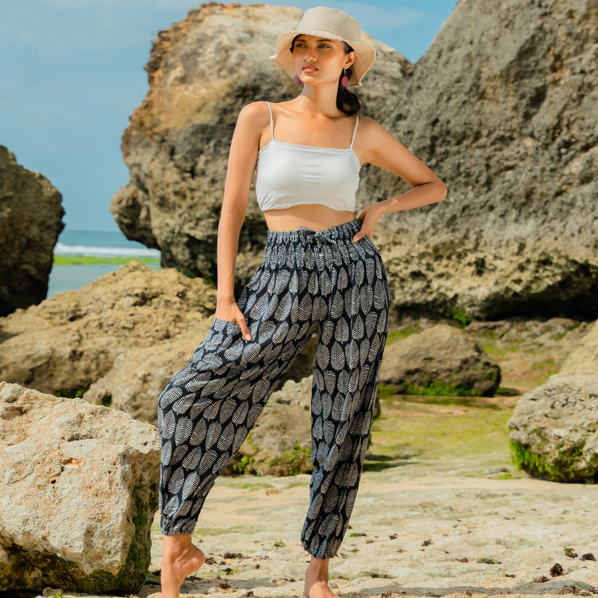 Black & White Leaf Print Bali Pants