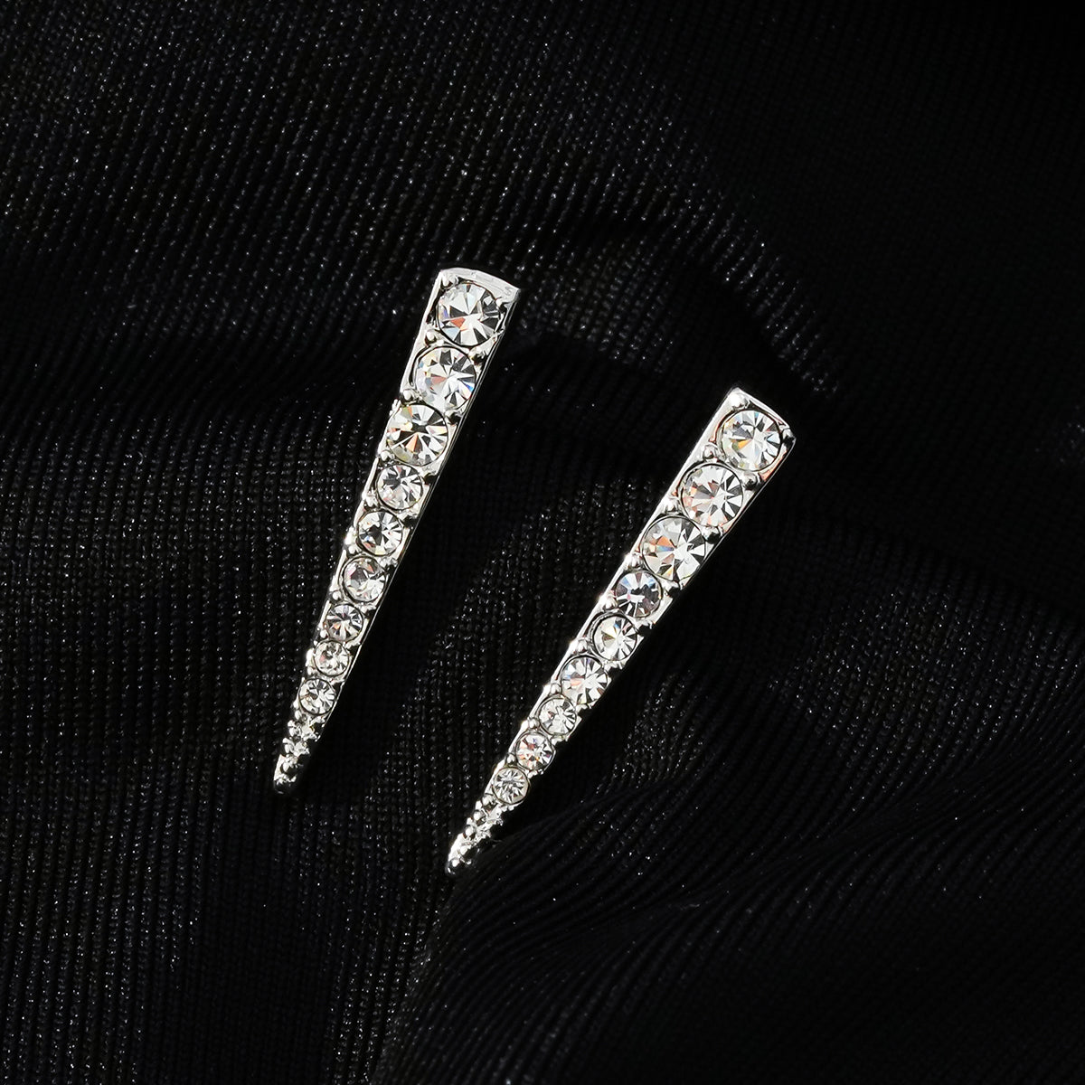 MAGNOLIA Or Blanc (Argenté) : Boucles d'oreilles clous minimalistes, barrette pavée de zircone