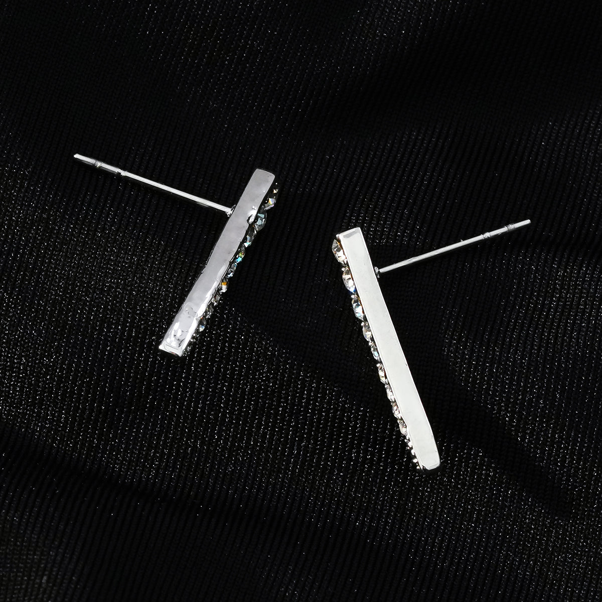 MAGNOLIA Or Blanc (Argenté) : Boucles d'oreilles clous minimalistes, barrette pavée de zircone