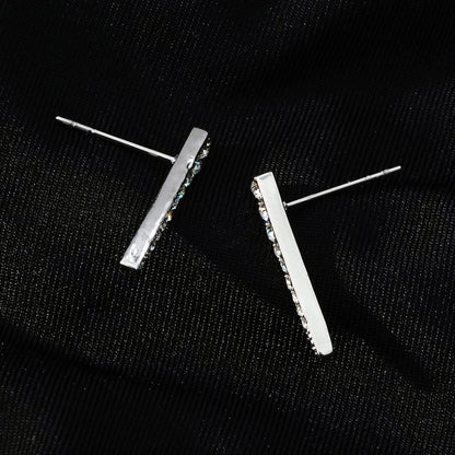MAGNOLIA Or Blanc (Argenté) : Boucles d'oreilles clous minimalistes, barrette pavée de zircone