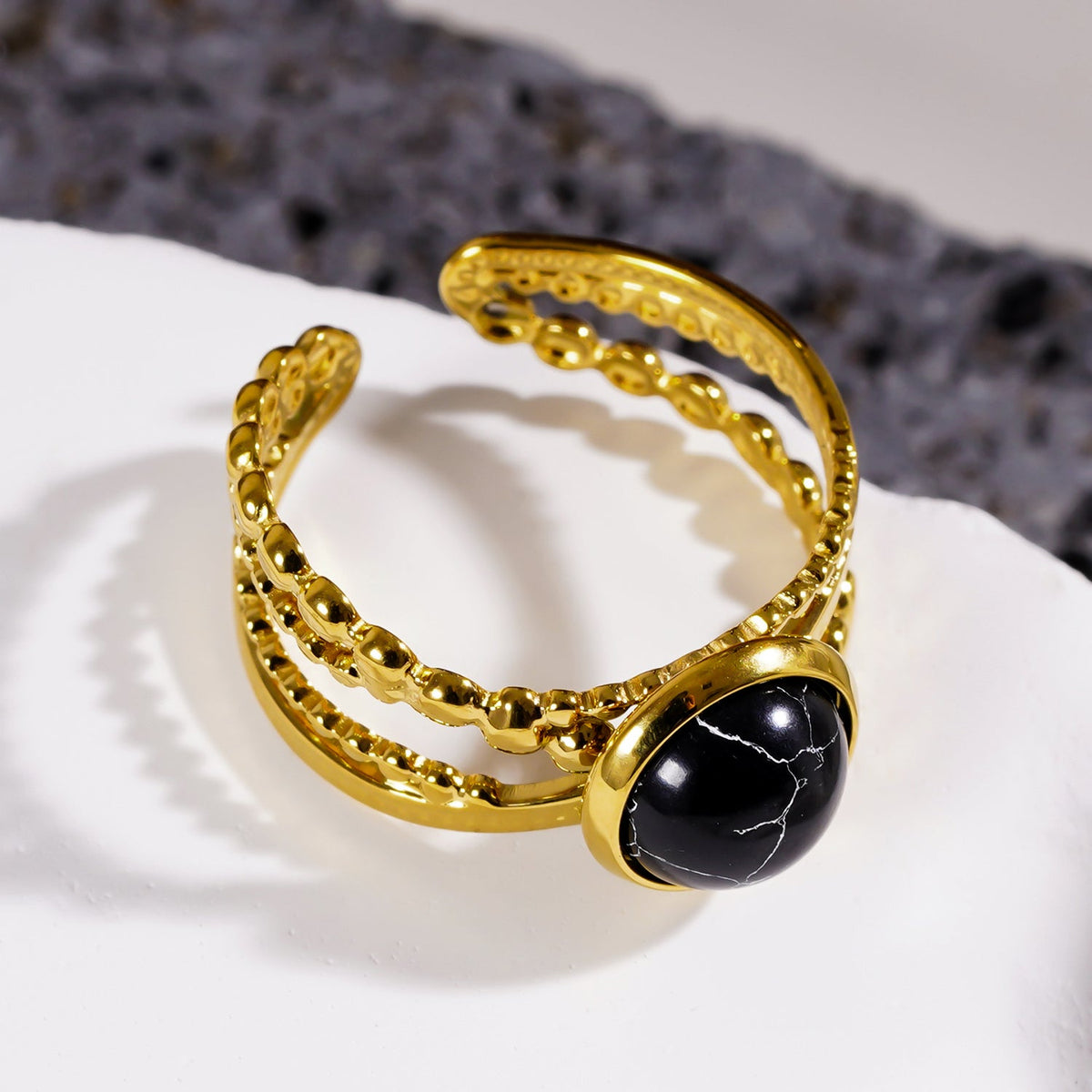 MALAYA : Bague superposée ouverte avec centre en turquoise noire