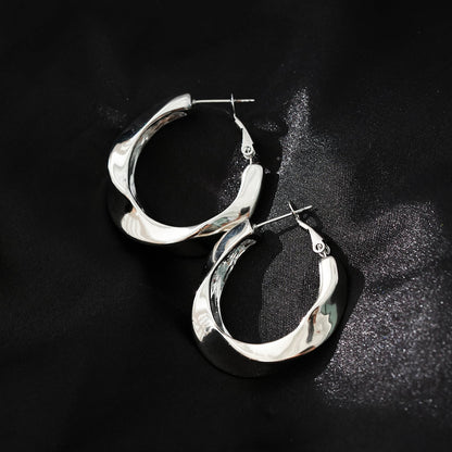 Style MARFA Or Blanc (Tons Argentés) : Boucles d'Oreilles Créoles Abstraites Sculpturales