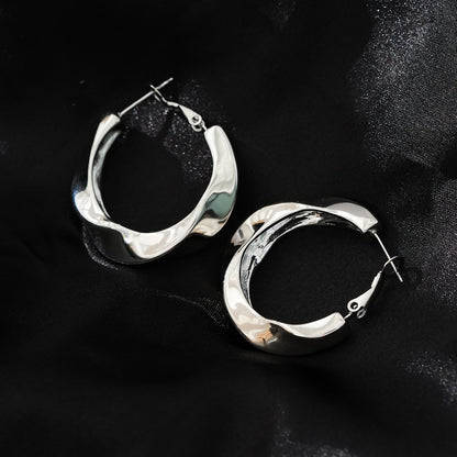 Style MARFA Or Blanc (Tons Argentés) : Boucles d'Oreilles Créoles Abstraites Sculpturales