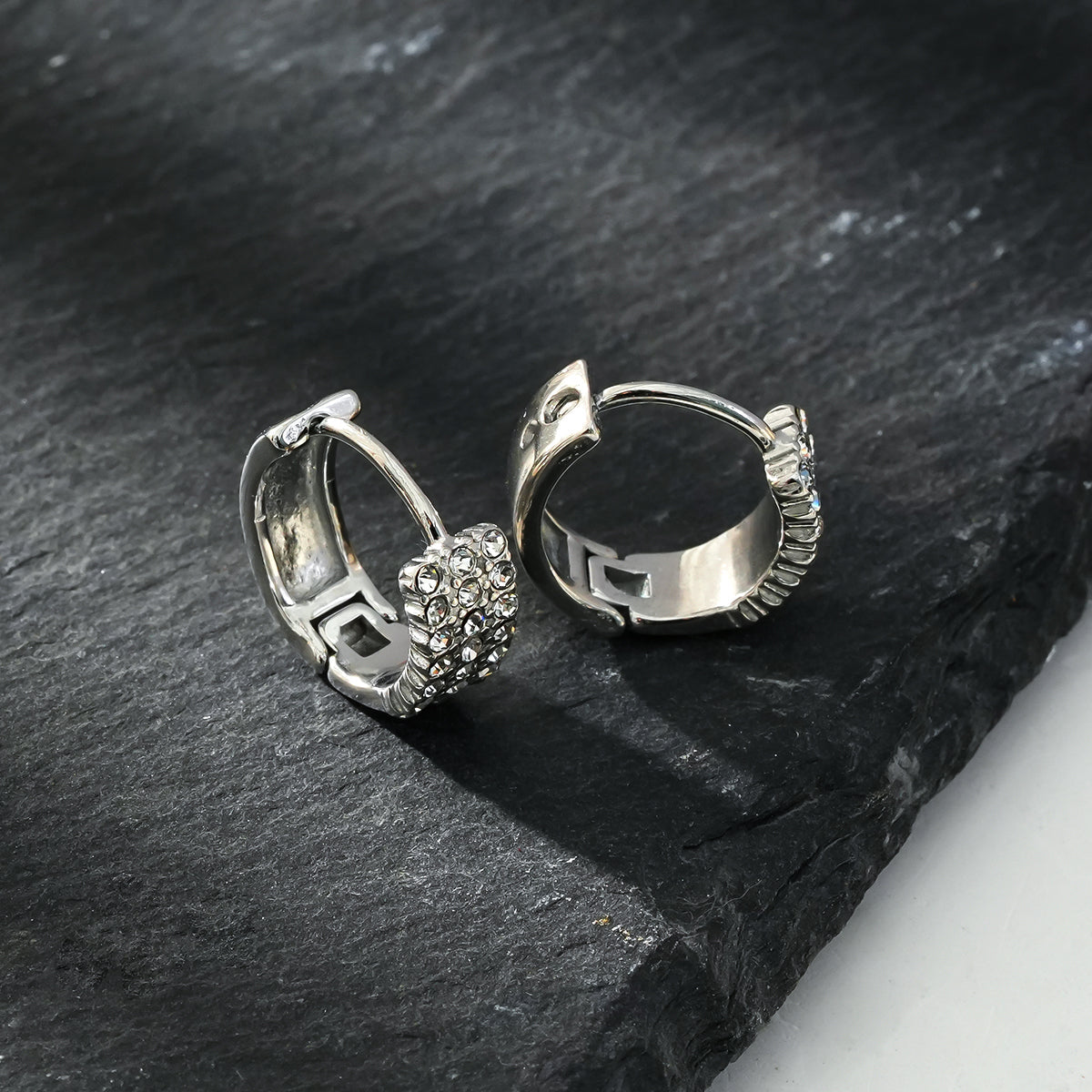 MARIETTA Or Blanc (Ton Argenté) : Mini créoles avec panneau pavé de zircons