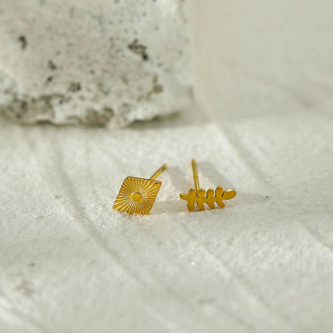 MATILDA Lot de 2 paires de boucles d'oreilles clous