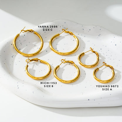 YANNA: Mid-Width Essential Hoop Earrings Gold Size C (3cm)