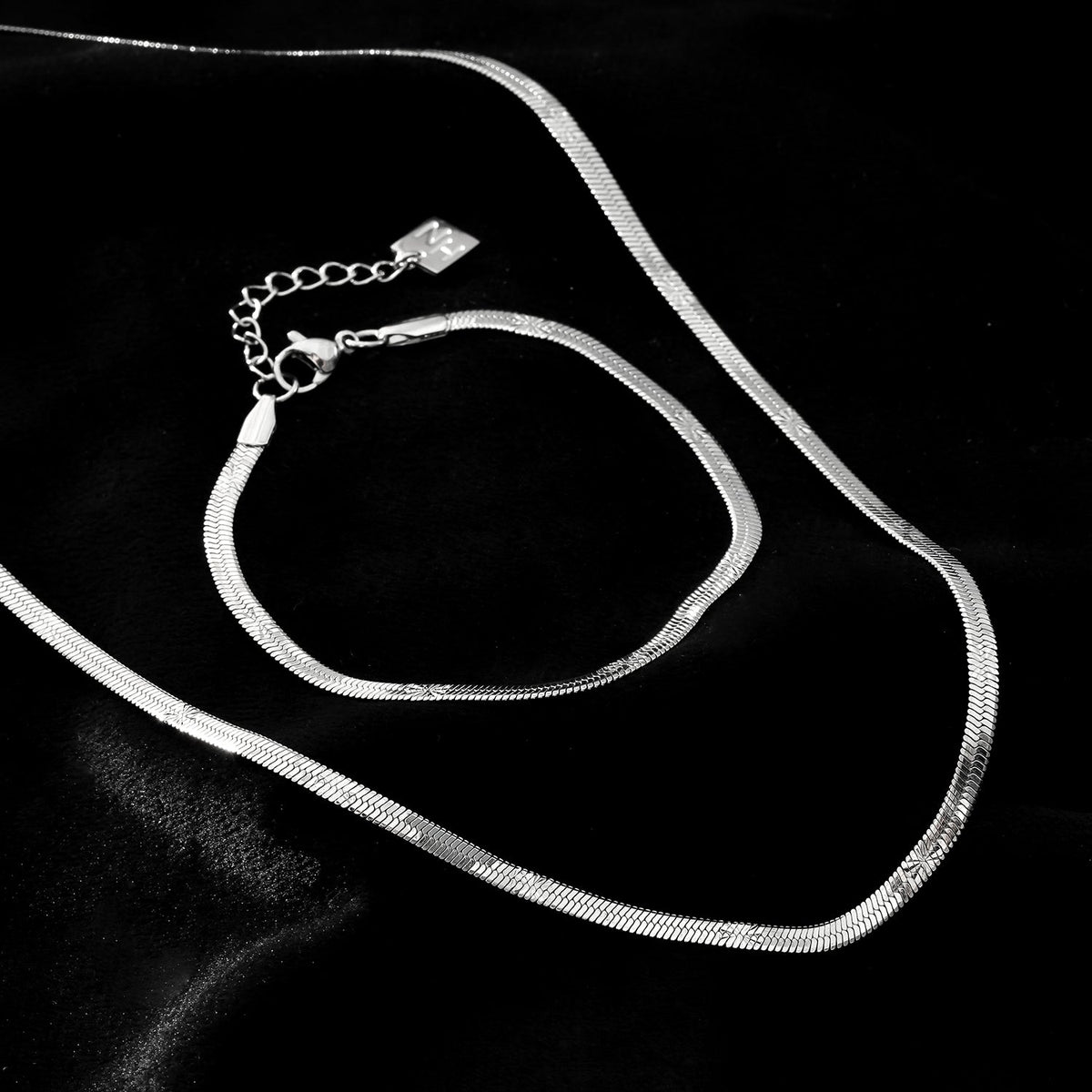 MUKER : Bracelet Chaîne Argent Texturé Peau de Serpent Gaufré Étoile