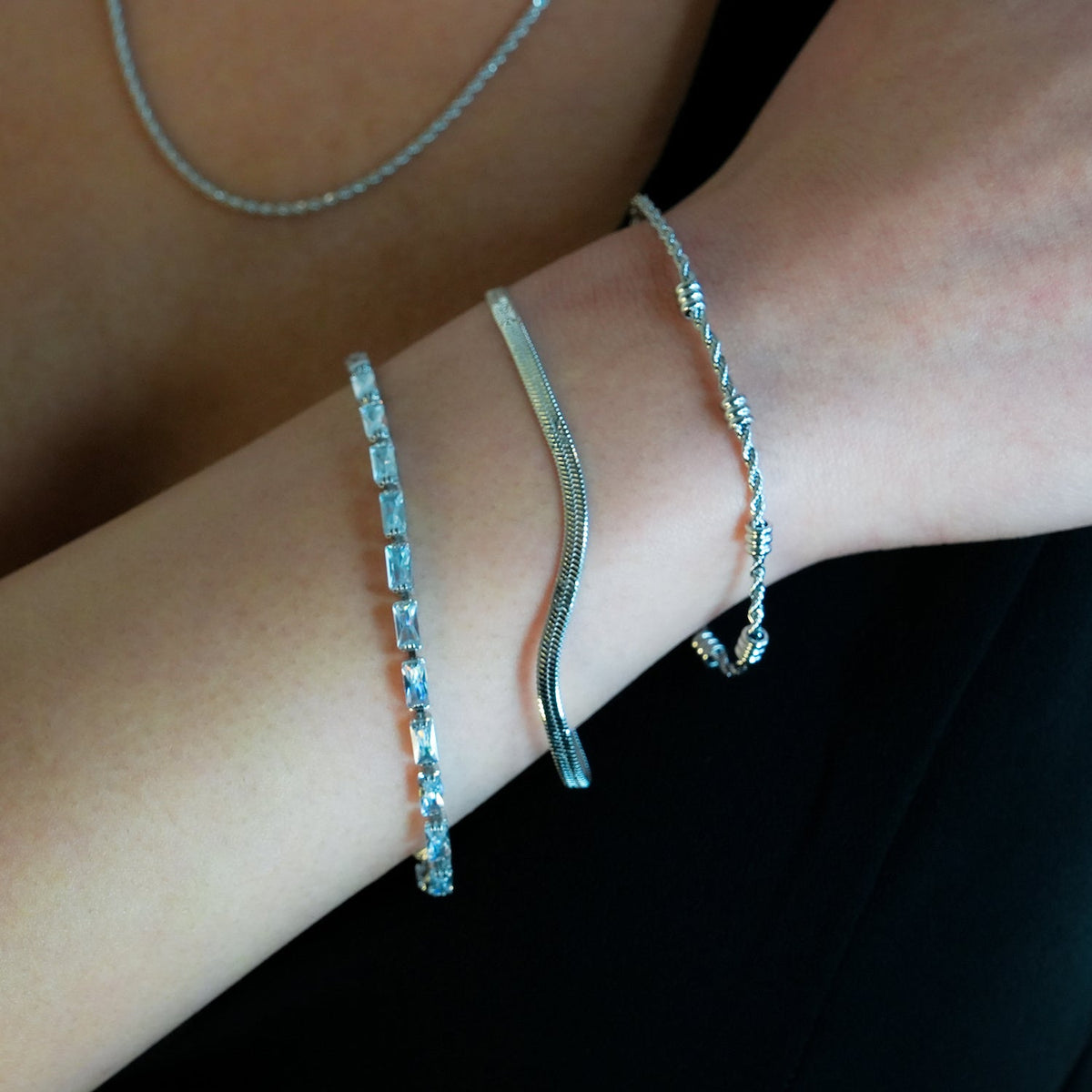 MUKER : Bracelet Chaîne Argent Texturé Peau de Serpent Gaufré Étoile