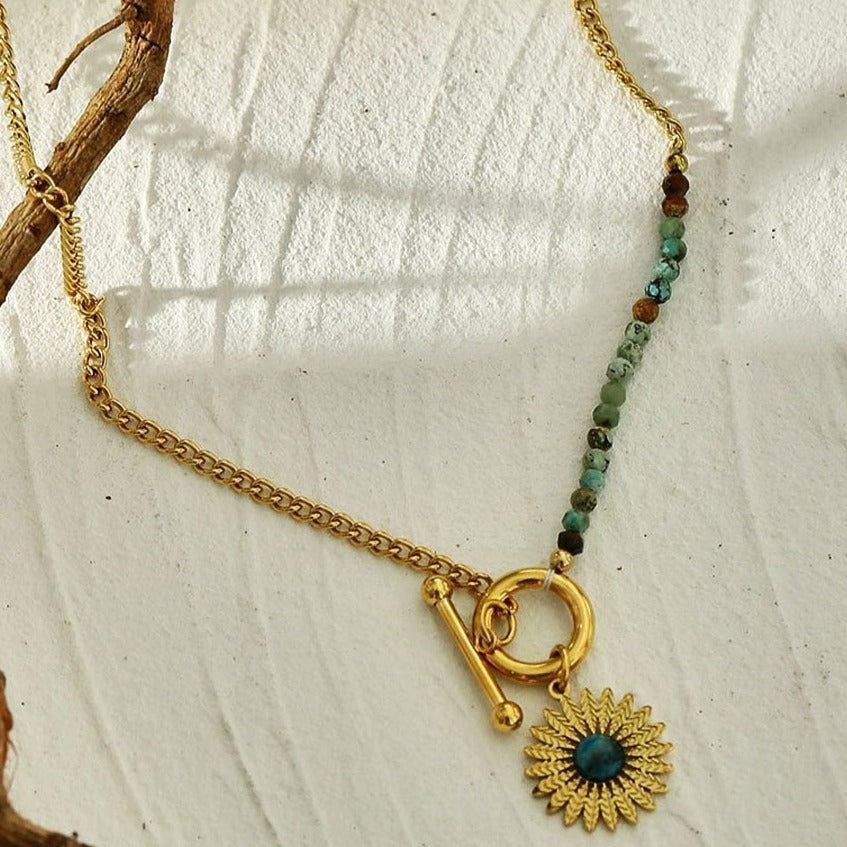 McKENZIE - Collier bohème chic en pierre naturelle dorée