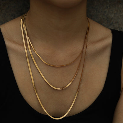 NALA : Collier doré triple couche effet peau de serpent