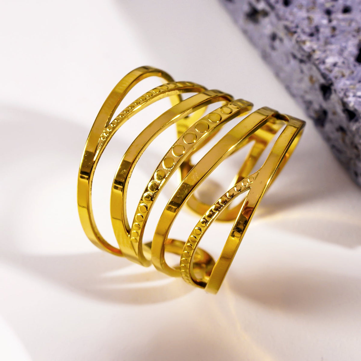 ODESA : bague texturée multicouches torsadées