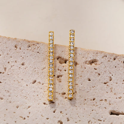 REGINA : Clous d'oreilles pavés avec pierres en zircone