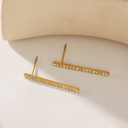 REGINA : Clous d'oreilles pavés avec pierres en zircone