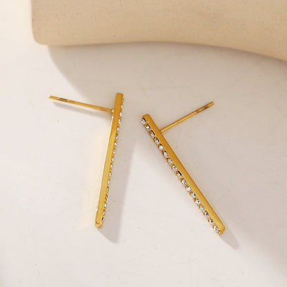 REGINA : Clous d'oreilles pavés avec pierres en zircone