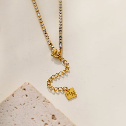 AURA : Pendentif oxyde de zirconium serti sur une chaîne perlée de mini-oxydes de zirconium