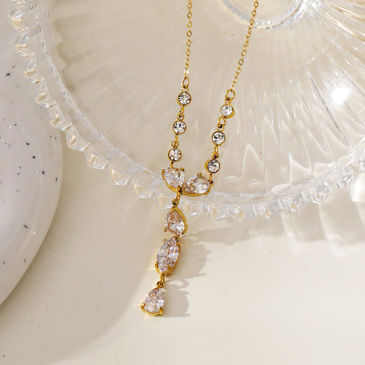 Style BUCKIE : Collier chaîne multi-pendentifs en zircone
