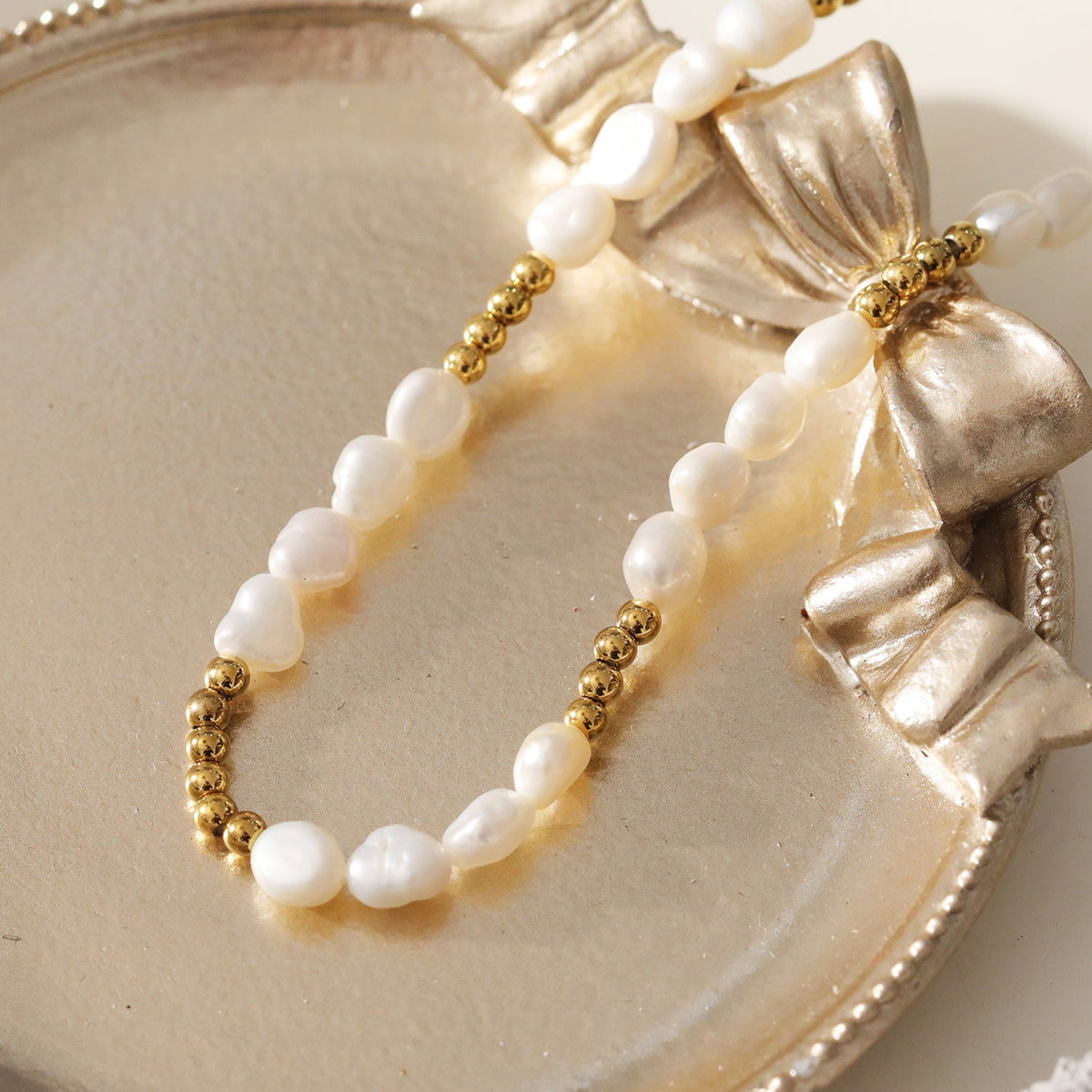 HELGA : Brins de beauté - Collier perles et billes mélangées