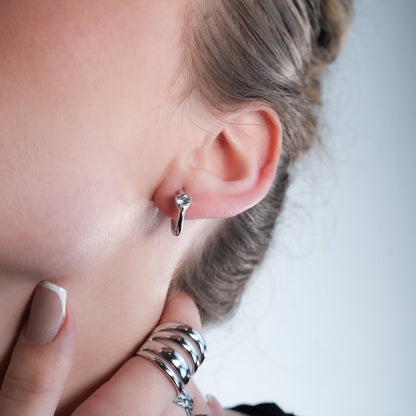 PELLA Or Blanc (Plaqué Argent) : Mini Créoles avec Moissanite en Forme de Cœur