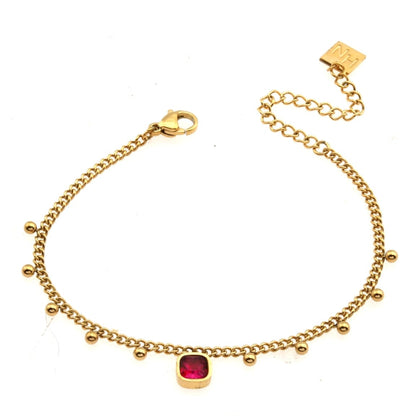 Bracelet de chaîne perlée ROWEN avec un pendentif en cristal rouge
