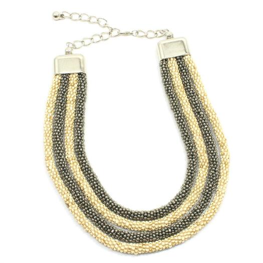 Collier à quatre rangs