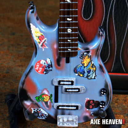 Mini-guitare basse Rat Rod de Michael Anthony