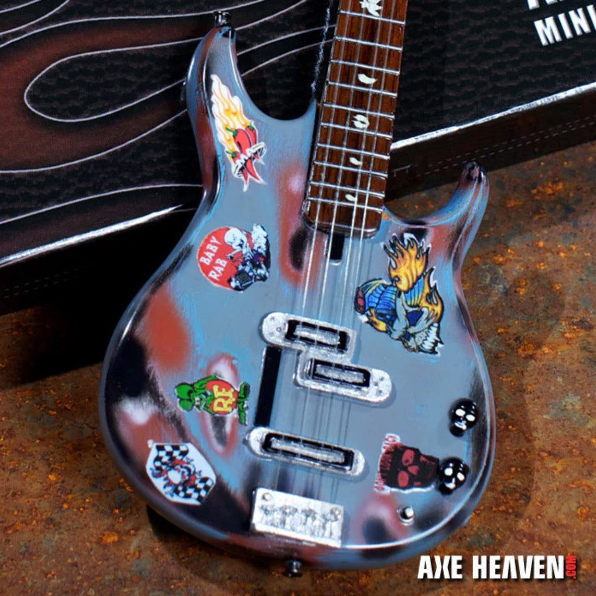 Mini-guitare basse Rat Rod de Michael Anthony