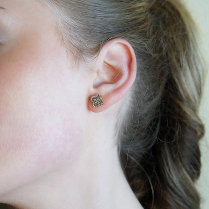 SANIBELL Gold : Clous d'oreilles pavés de zircons, forme trèfle