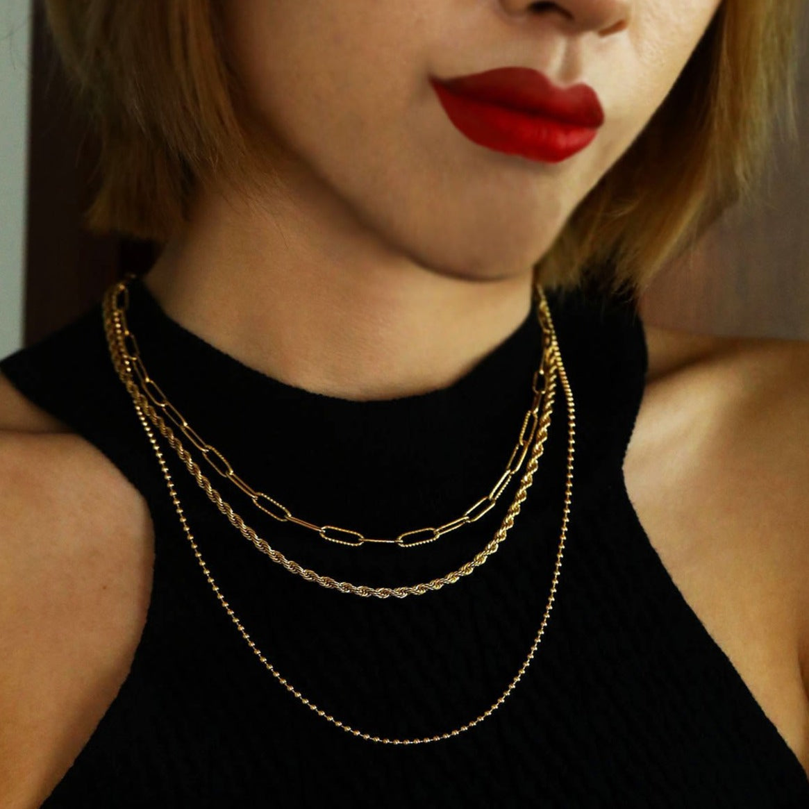 SELENE : Collier triple couche en chaîne dorée