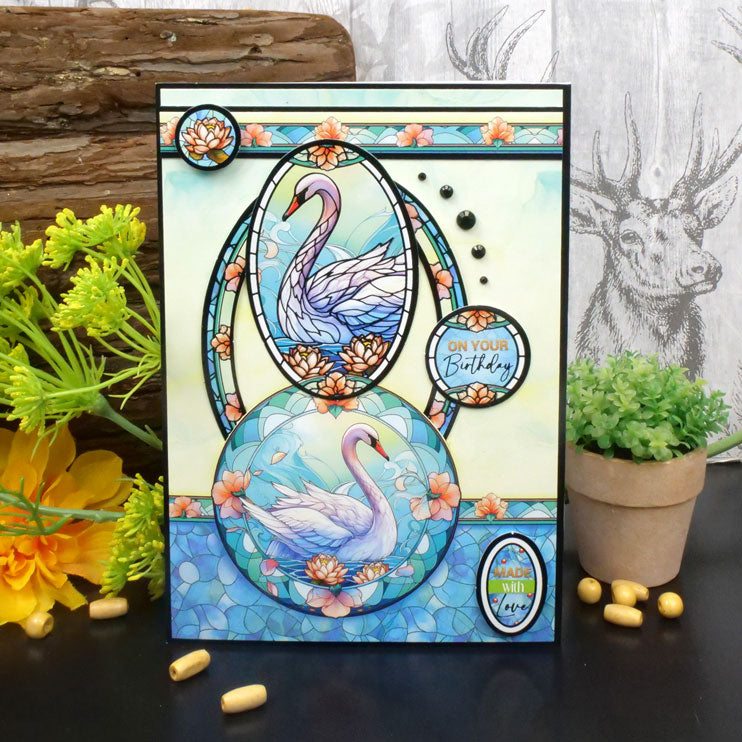 Collection de Luxueux Découpages sur le Thème Faune Merveilleuse en Vitrail