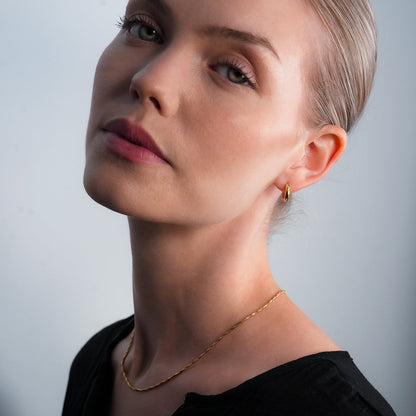 SKAGWAY : Collier en chaîne avec textures torsadées minimalistes en or