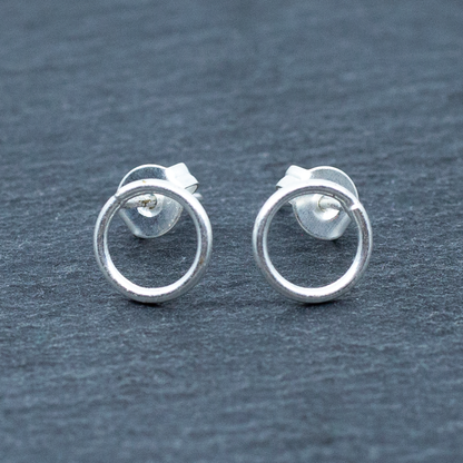 Boucles d'oreilles clous en plaqué argent cercle ouvert