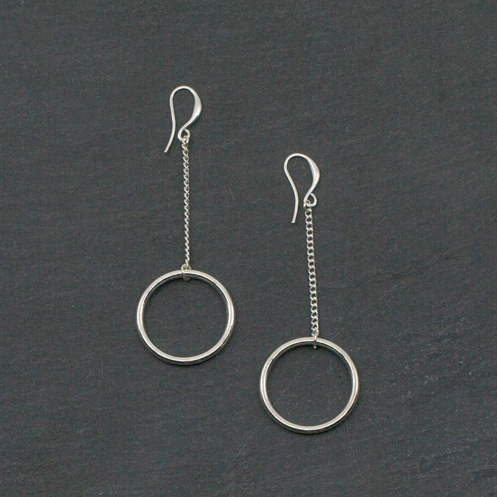 Boucles d'oreilles pendantes longues en plaqué argent