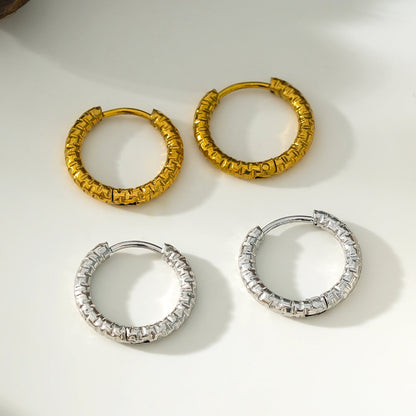 VISCONTA Or Blanc (ton argent) : Finition Ciselée - Boucles d'oreilles mini créoles à surface texturée