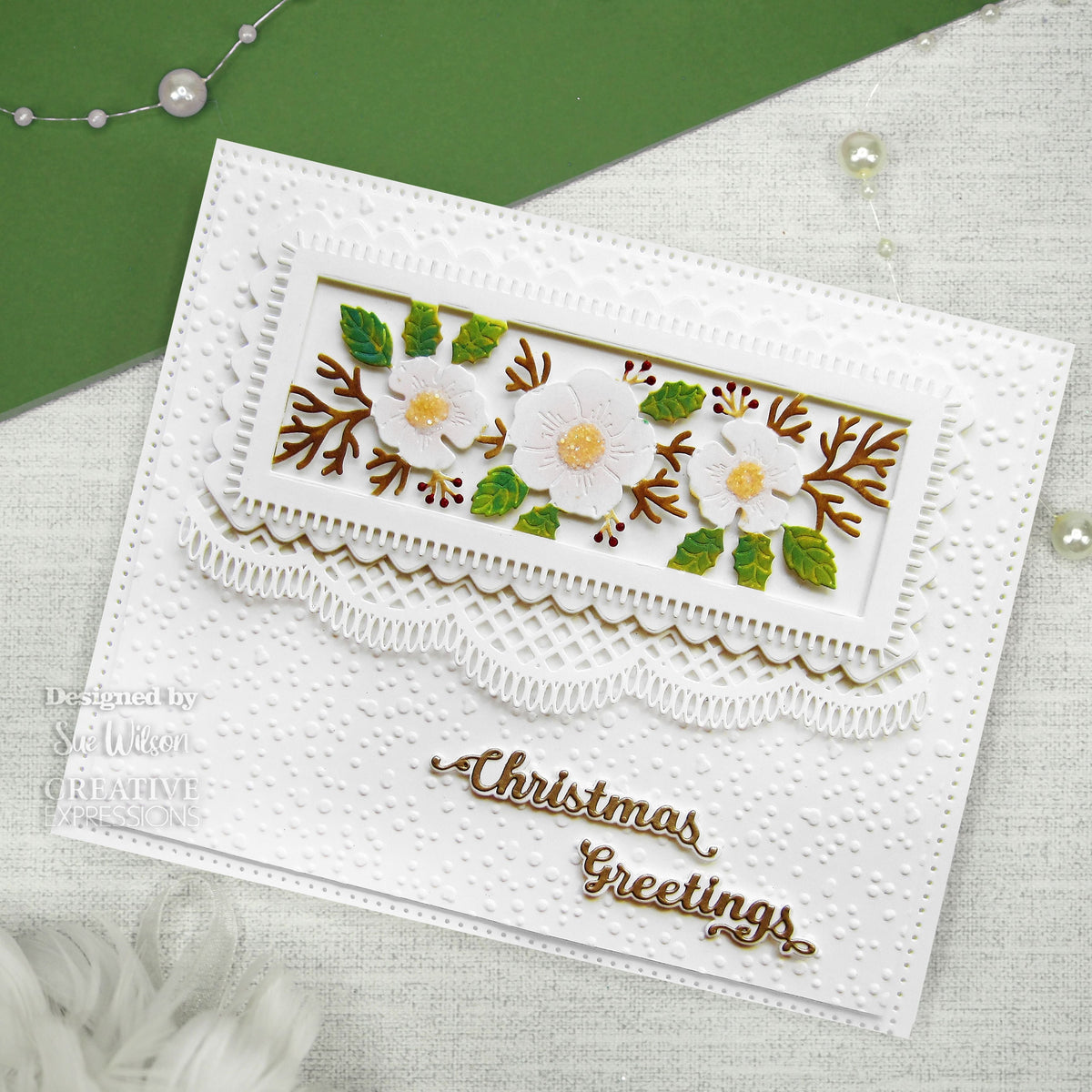 Matrices de découpe Creative Expressions Sue Wilson Festive Christmas Rose Floral Panels