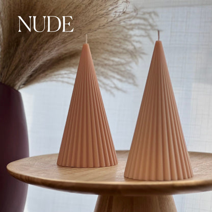 Bougie conique nervurée en cire de soja : Décoration intérieure minimaliste
