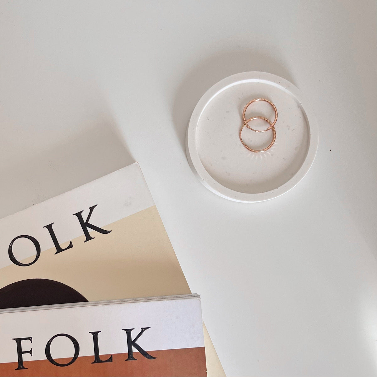 Petit Plateau Rond en Jesmonite : Décoration Scandi