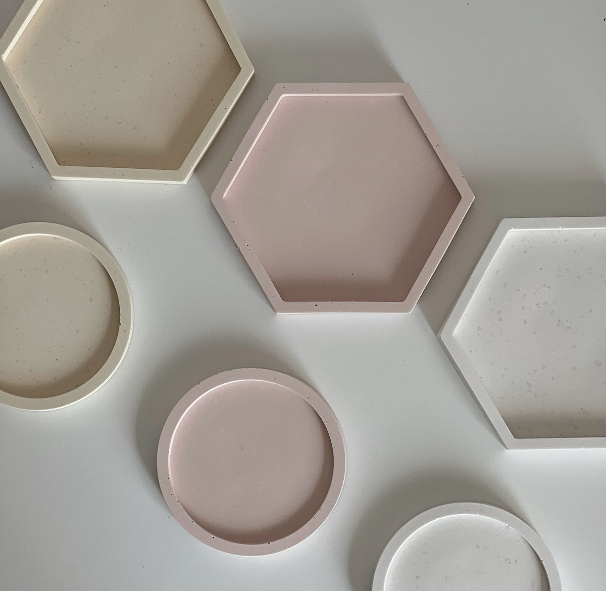 Petit Plateau Rond en Jesmonite : Décoration Scandi