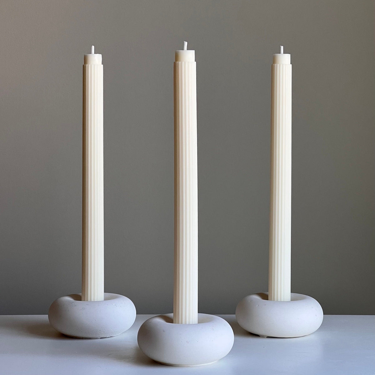 Bougeoir Donut en Jesmonite : Décoration de mariage minimaliste