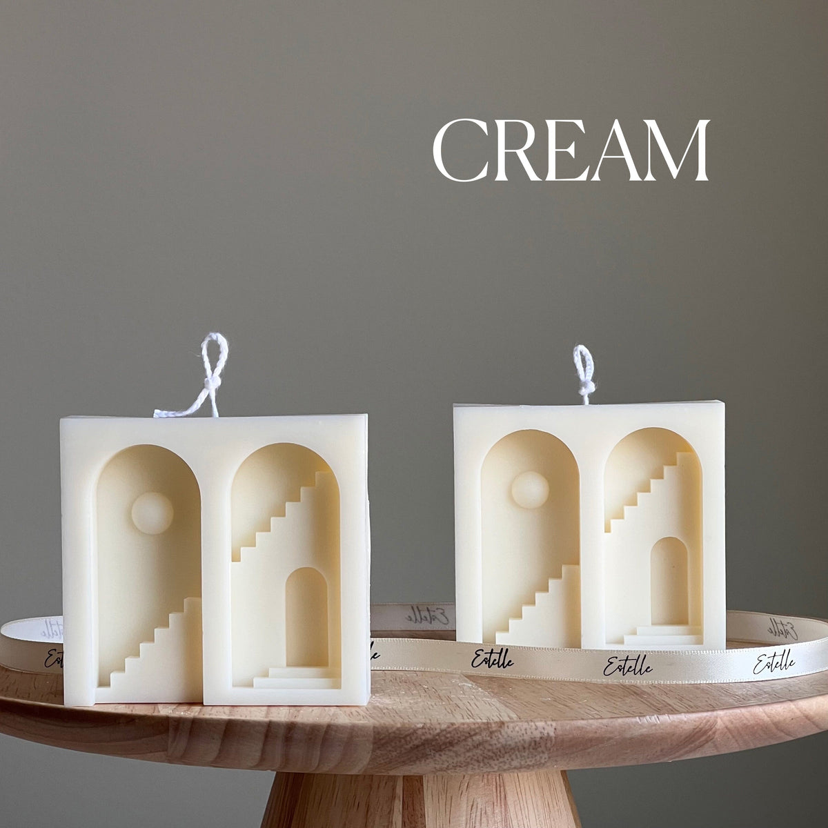 Bougie de soja Santorin : Pilier sculptural, décoration d'intérieur minimaliste
