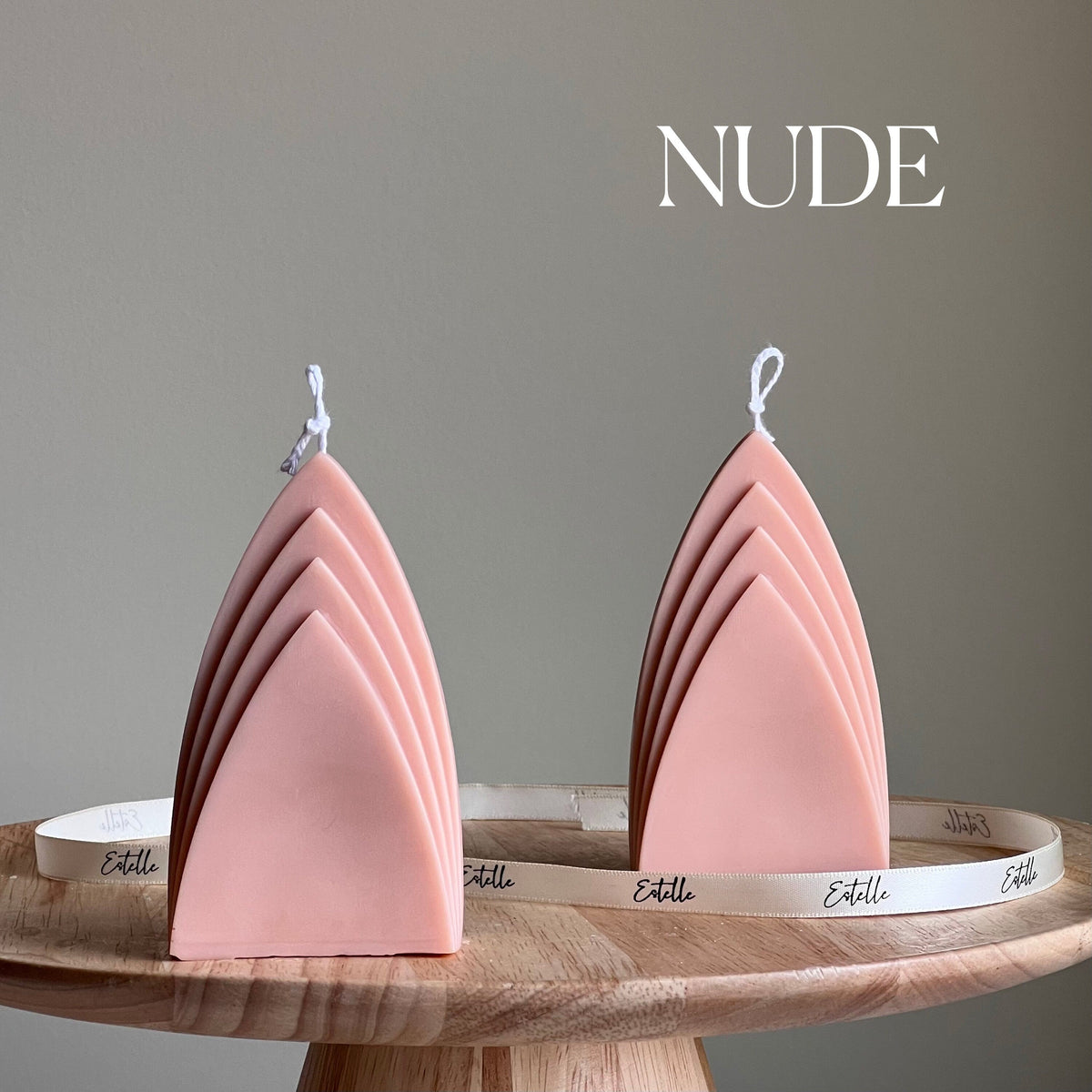 Bougie Gratte-ciel : Pilier Géométrique, Décoration Minimaliste, Végane