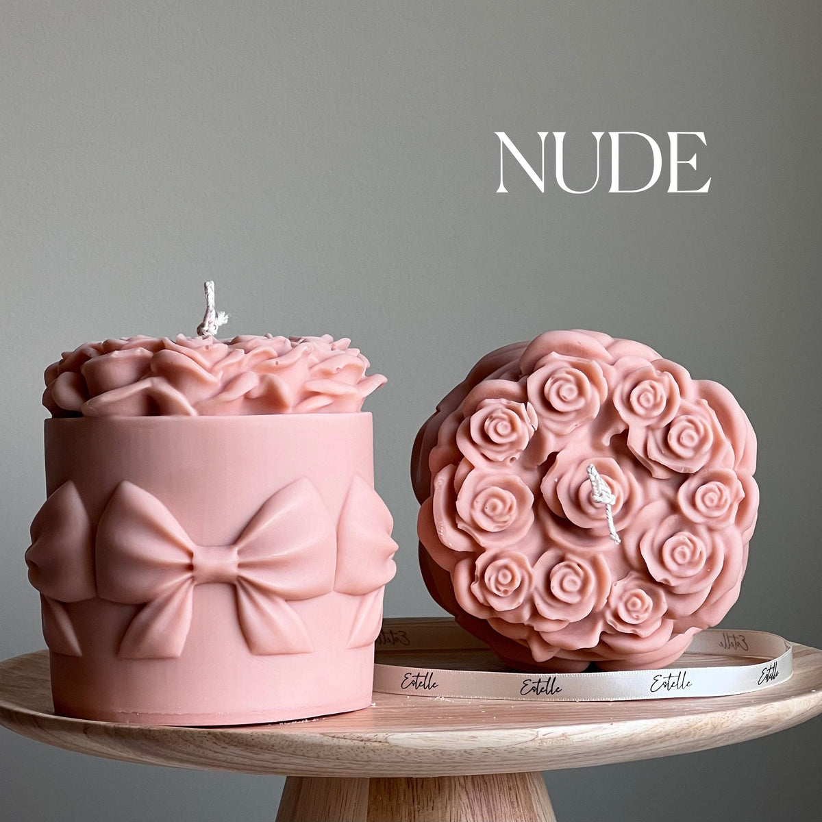Grande bougie pilier en cire de soja coulée à la main Panier de roses