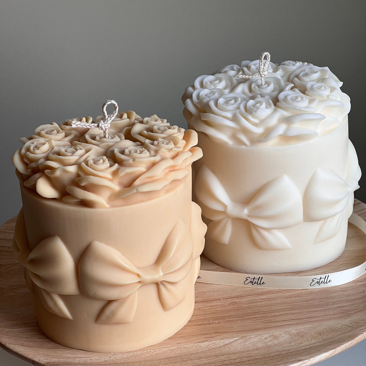 Grande bougie pilier en cire de soja coulée à la main Panier de roses