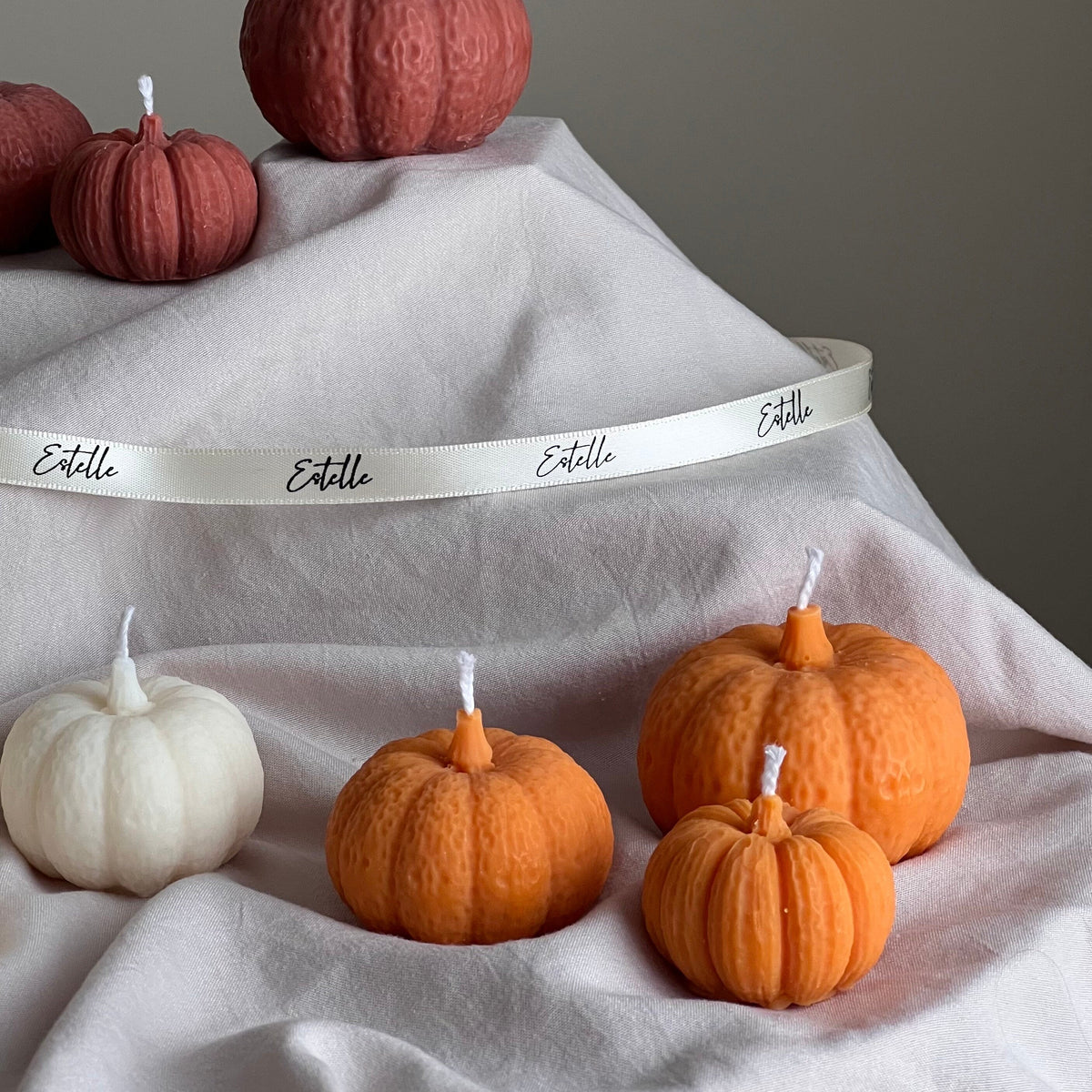 Lot de bougies artisanales à la cire de soja en forme de citrouille : Décoration d'automne