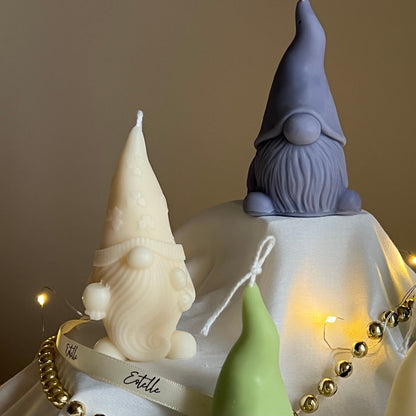 Bougie de Noël en forme de gnome faite à la main : Décoration festive des Fêtes