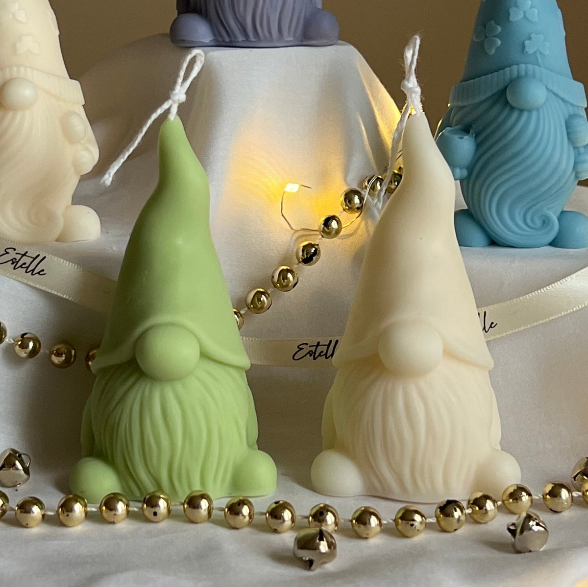 Bougie de Noël en forme de gnome faite à la main : Décoration festive des Fêtes