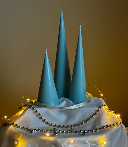Lot de bougies coniques de Noël minimalistes : Décoration en cire de soja coulée à la main