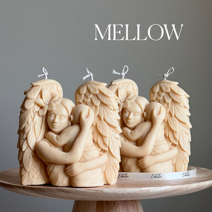 Bougie Mère Ange en cire de soja : Cadeau sculptural coulé à la main