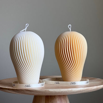 Bougie Pilier Sculpturale en Cire de Soja Spirale Coulée à la Main