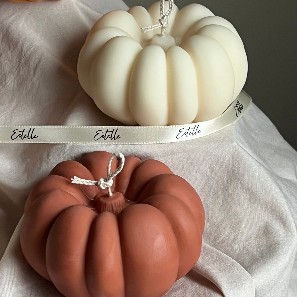 Bougie artisanale citrouille d'automne : Décoration sculpturale en cire de soja